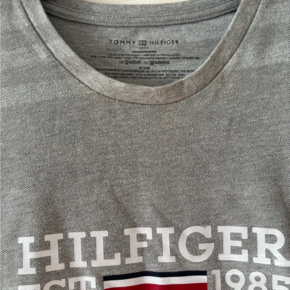 Tommy Hilfiger Gray Short Sleeve Tee - Picture 9 of 11